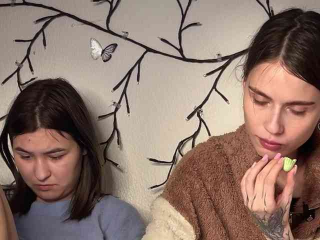 2Love-Love2's Webcam Live Show