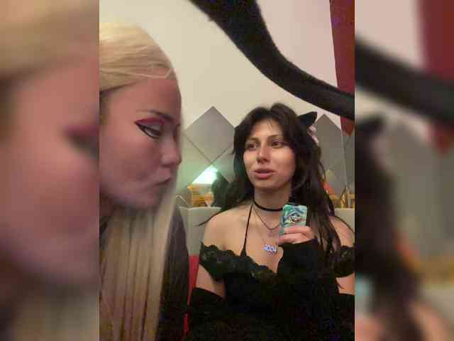 Tinablackkk's Webcam Live Show