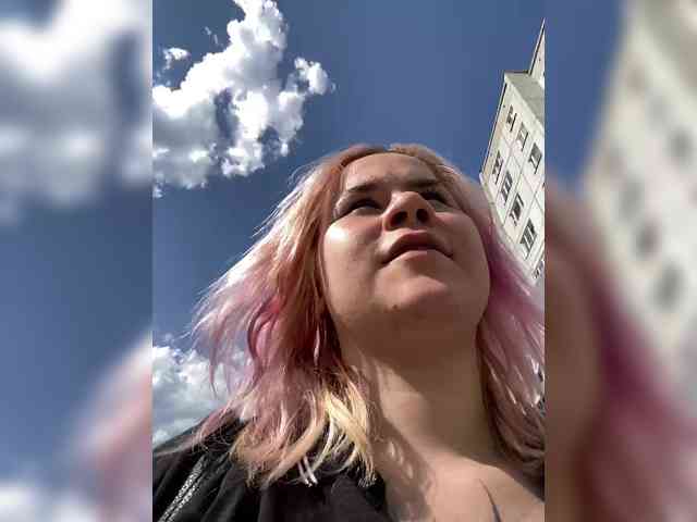 Tinablackkk's Webcam Live Show