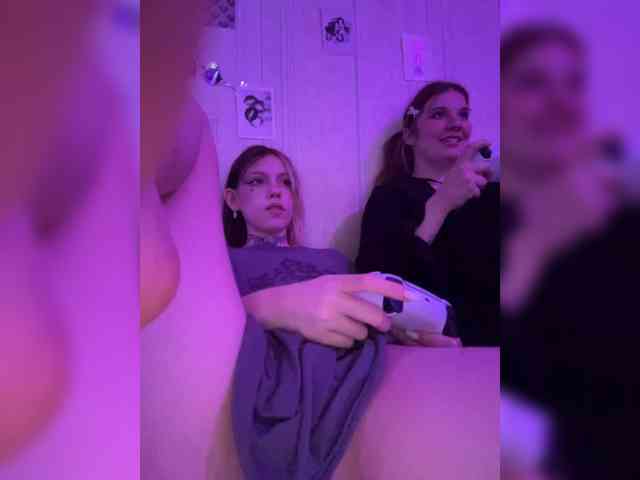 Molly-and-Ewa's Webcam Live Show