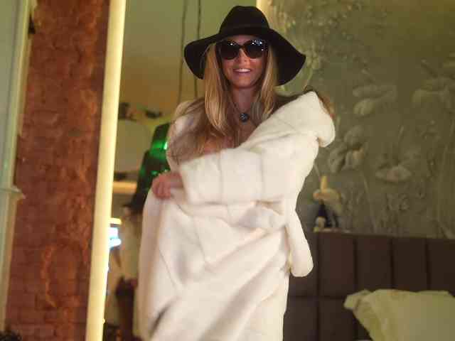 EvaFashionista's Webcam Live Show