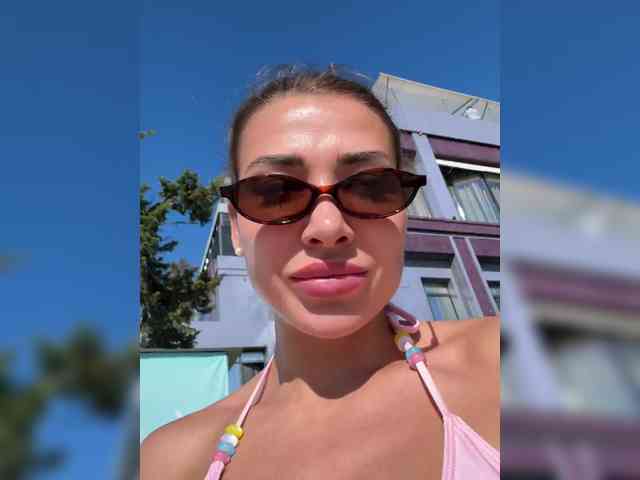 Rarini's Webcam Live Show