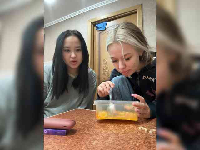 EmyEva's Webcam Live Show