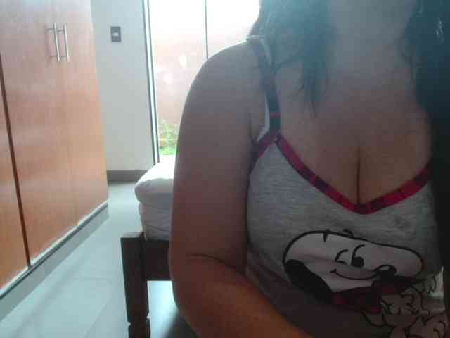 Jussara-Milf's Webcam Live Show