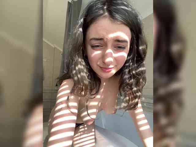 AnoraMelody's Webcam Live Show