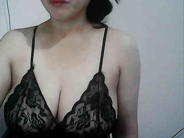 hotbabyasian's Webcam Live Show