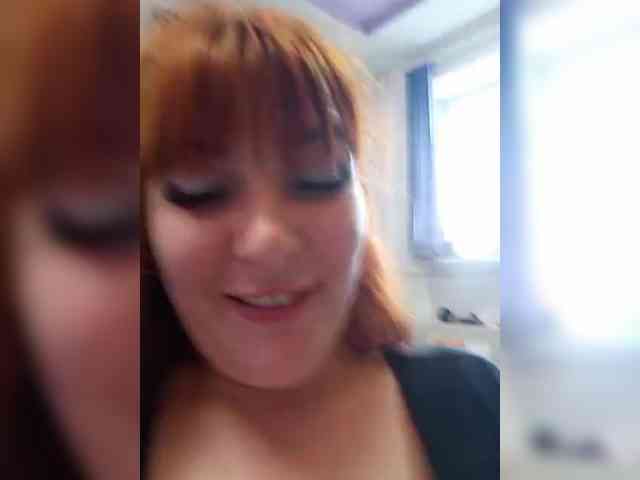 MiaLovely's Webcam Live Show