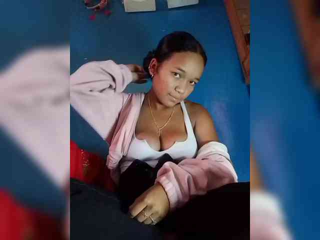 Vaninah's Webcam Live Show