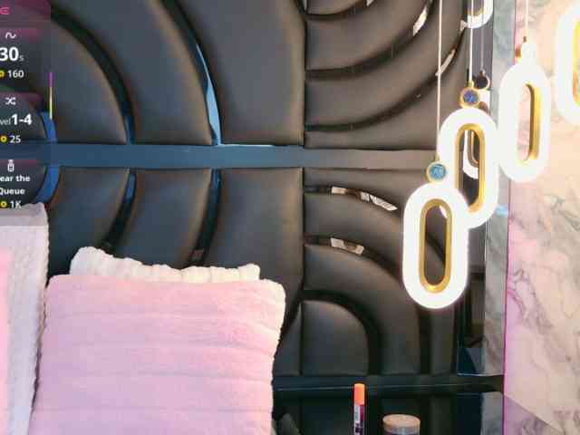 Порночат с SabrinnaTaylor