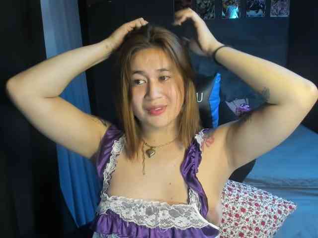 ItsmeAnika's Webcam Live Show