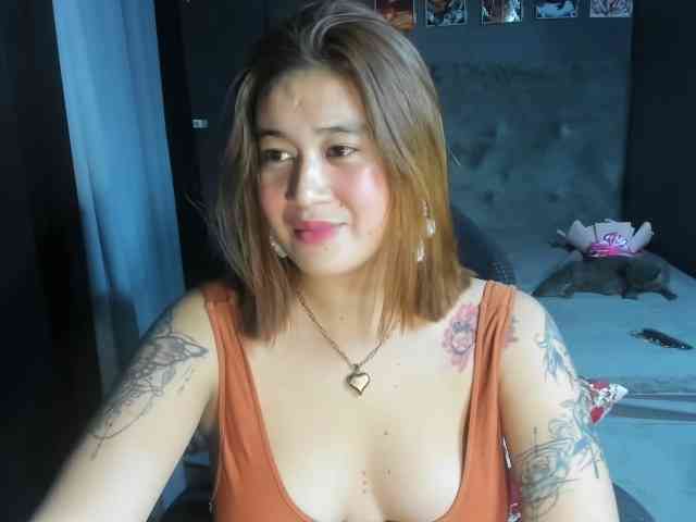 ItsmeAnika's Webcam Live Show