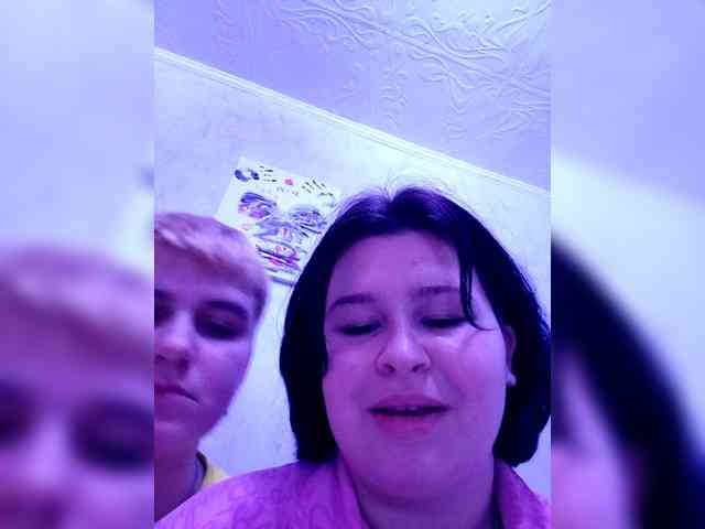 2Lesbians's Webcam Live Show