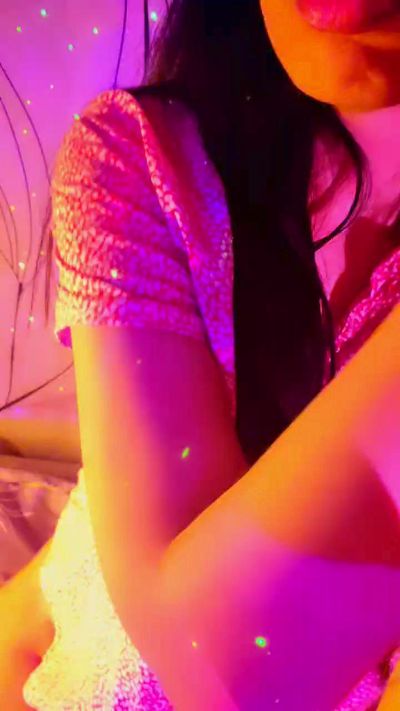 Aloneathome22's Webcam Live Show