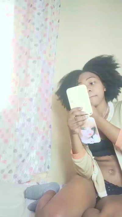 Elle_Sexee's Webcam Live Show