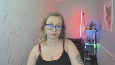 Holly_amazing's Webcam Live Show