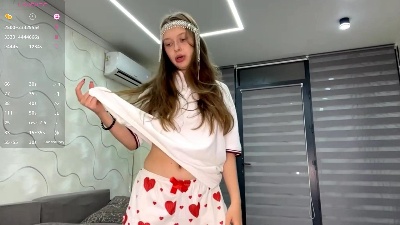 LouveniaBlatz's Webcam Live Show