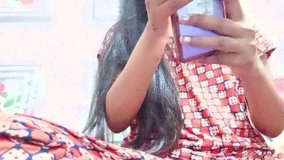 Parneetii26's Webcam Live Show