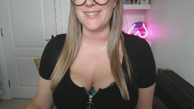 TittieTia's Webcam Live Show