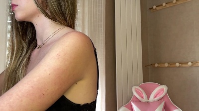 lucie_mehott's Webcam Live Show