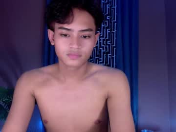 Watch athisamoore's Live Sex Show