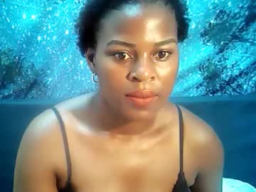 Sehen Sie sich ebonylacey69s Live-Sexshow an