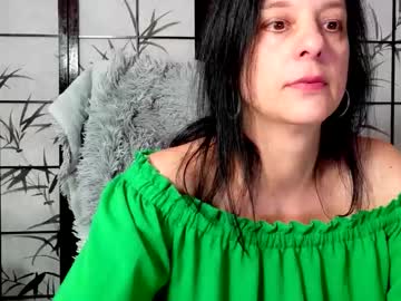 Sehen Sie sich sweetlonglips_s Live-Sexshow an