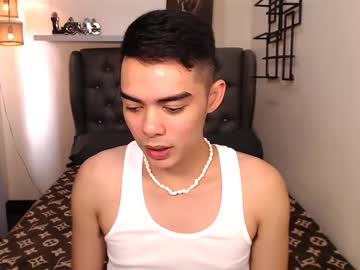 Sehen Sie sich twink_liamakeems Live-Sexshow an
