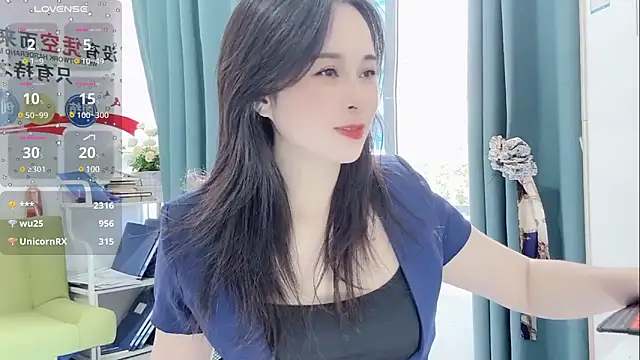 Qwi-V1's Webcam Live Show