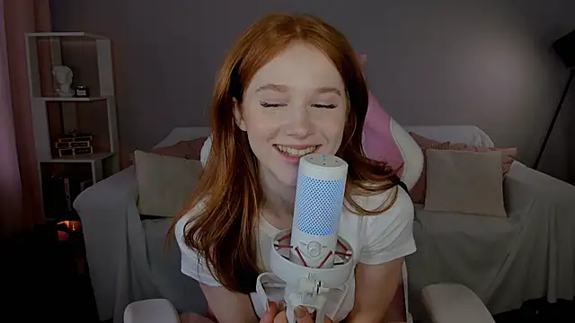 Leahsthetics's Webcam Live Show