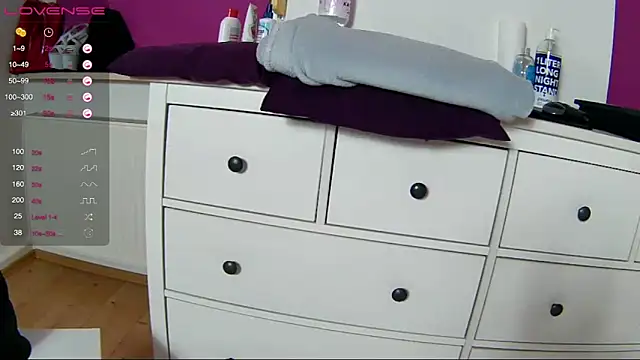 Latina_daily's Webcam Live Show
