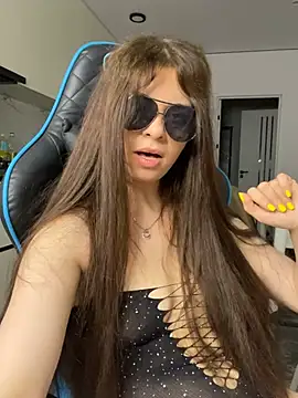 Порночат с CurlyLara