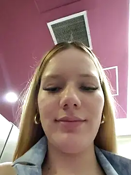 Порночат с NicoleCut
