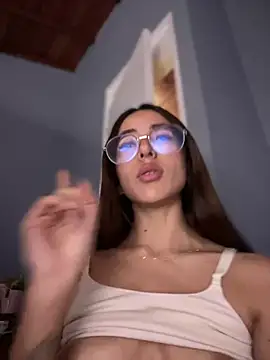 Порночат с lauravasquez