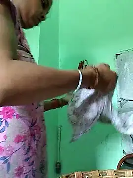 Hotty-Nidhi's Webcam Live Show