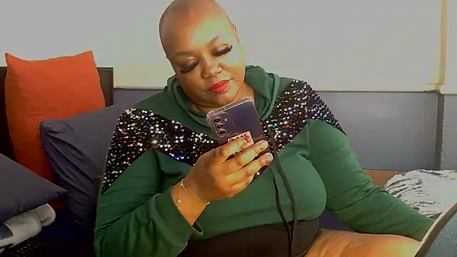 QUEENxJESSI's Webcam Live Show