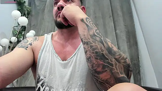 Порночат с musclemonster31