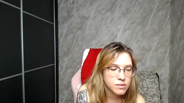 Порночат с Reginasmilee
