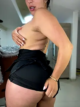 MiaJones21's Webcam Live Show