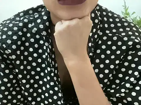 Порночат с LucytheDevilQueen