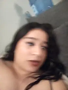 Порночат с Leslydeleon23