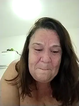Порночат с Yaya_Mineira