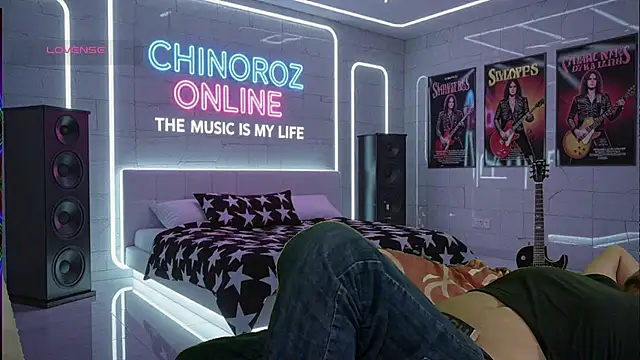 Порночат с chino_roz