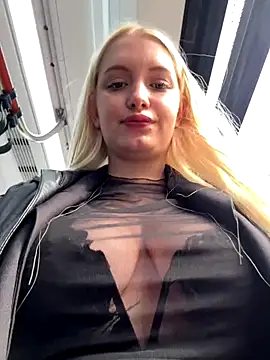 Milkyy_wway's Webcam Live Show