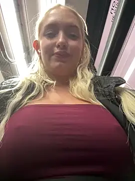 Milkyy_wway's Webcam Live Show