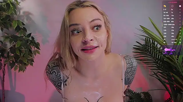 lil_shouty_bitch's Webcam Live Show