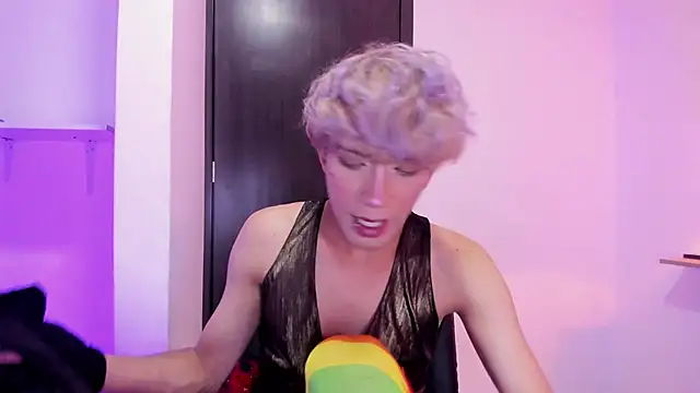 Cooperrosscute233's Webcam Live Show