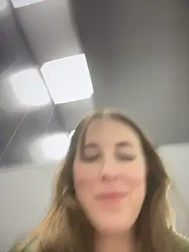 Порночат с MommmyYummy