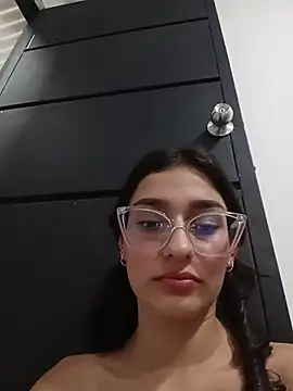 Ary-18 Webcam-Liveshow