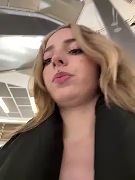 LoraaDoll's Webcam Live Show