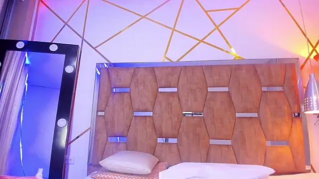 Порночат с LunaPleasure